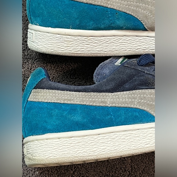 Men’s 6.5, women’s size 8. Puma Blue suede! - Picture 4 of 5